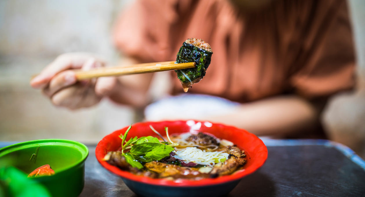 What to eat in Hanoi as a local (not the places you see everywhere)