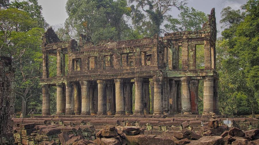 Preah Khan, a temple hidden in the Cambodian jungle