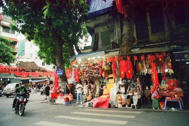 Hanoi in September: Rain, Early Autumn & Travel Tips