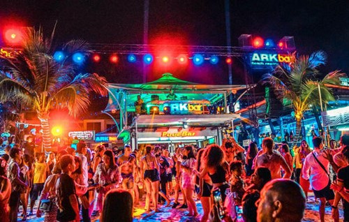 Vida nocturna en Koh Samui: bares, clubes y más