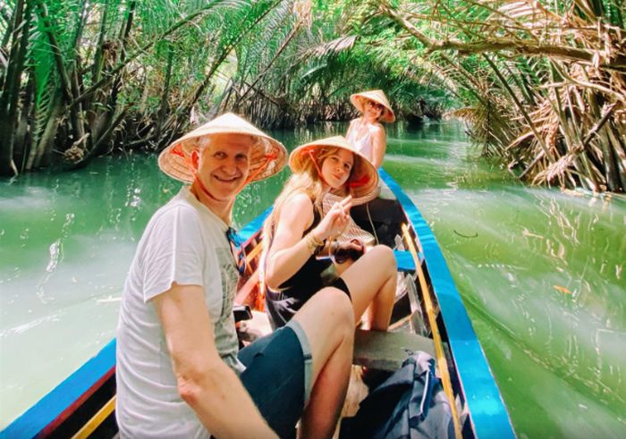 vietnam sombrero - nuestros viajeros - delta del mekong