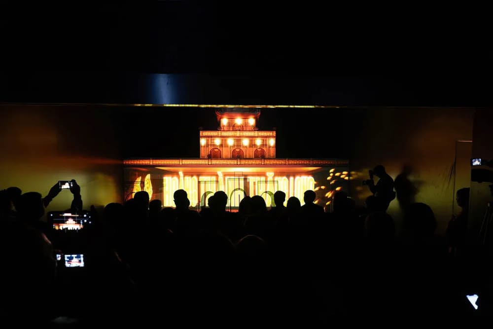 Imperial Citadel of Thang Long night tour