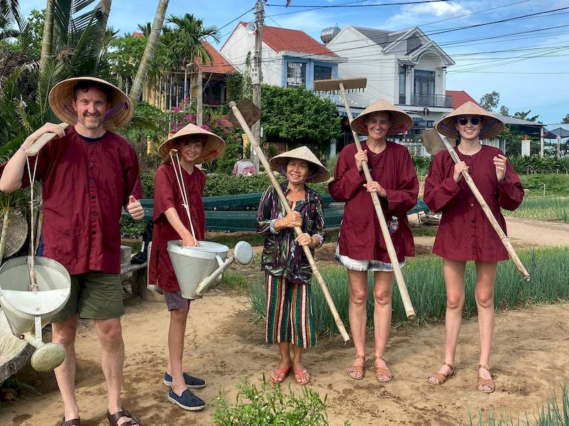 vietnam sombrero - nuestros viajeros - tra que hoi an
