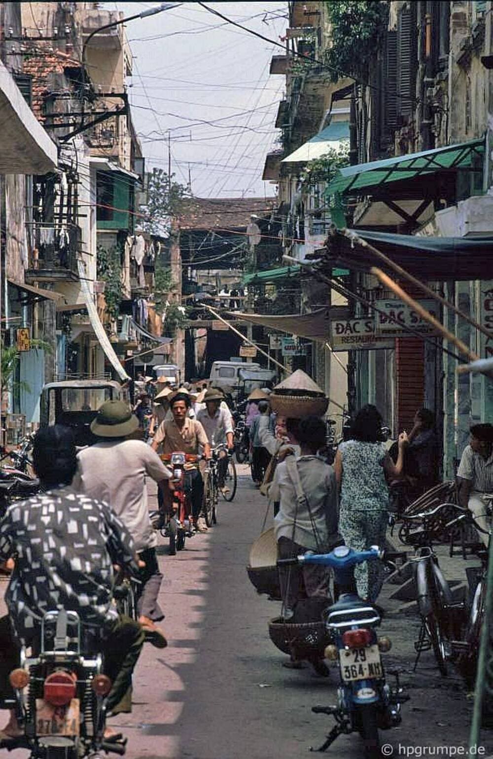 hanoi ta hien street in the old days