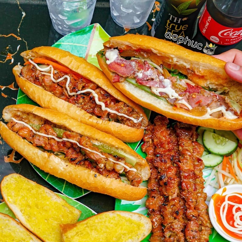Bánh mì thịt xiên