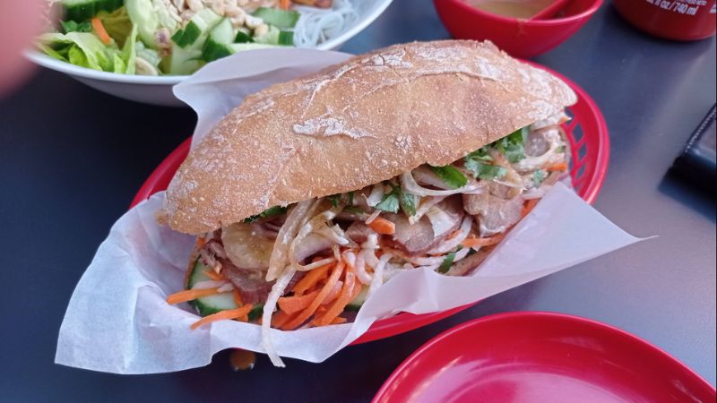 restaurantes vietnamitas en barcelona - banh mi