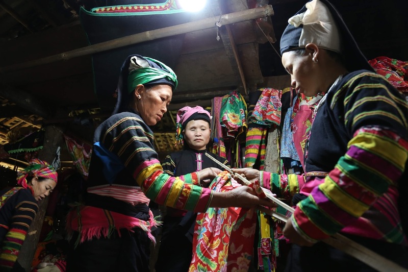 The Black Lo Lo people are preparing the funeral for the deceased