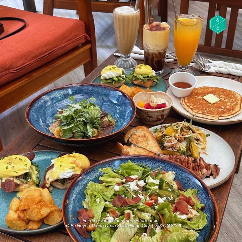 SIX ON SIX Café