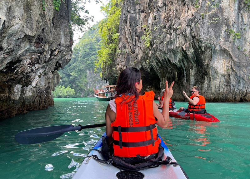 Kayaking through the Koh Hongs