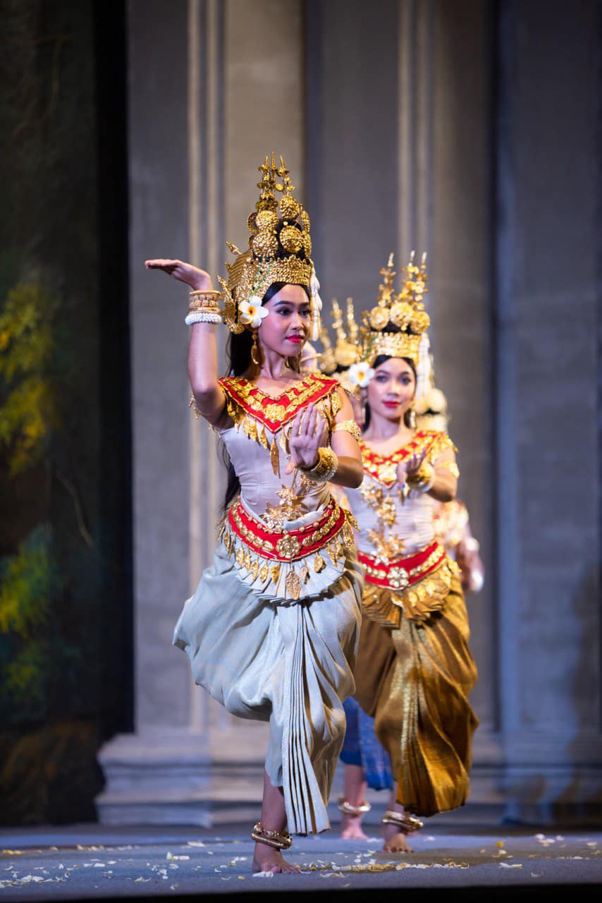 bailarines de danza apsara