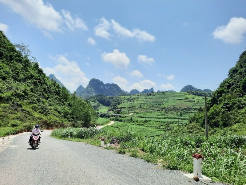 Road or route map connecting Ban Gioc Waterfall and Nguom Ngao Cave in Cao Bang.