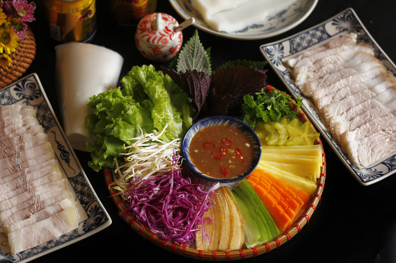 banh trang cuon thit heo