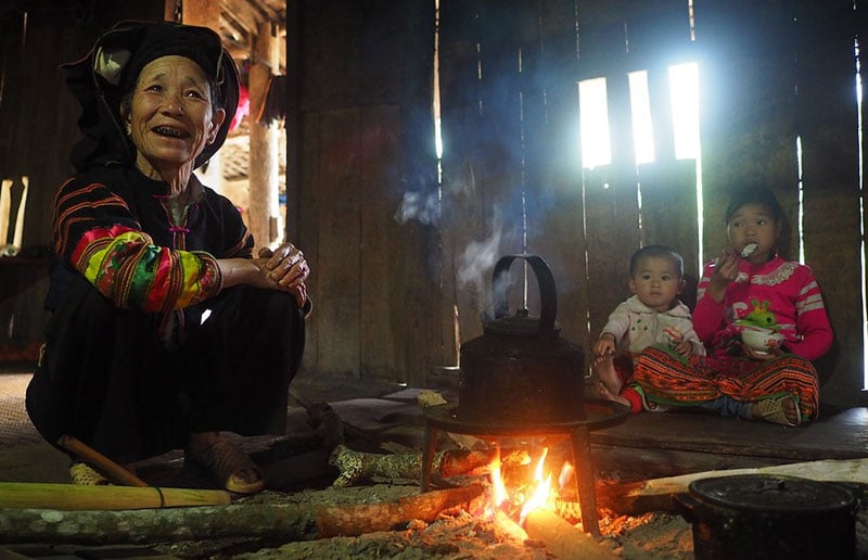 Experience the "real" life of the Black Lo Lo people