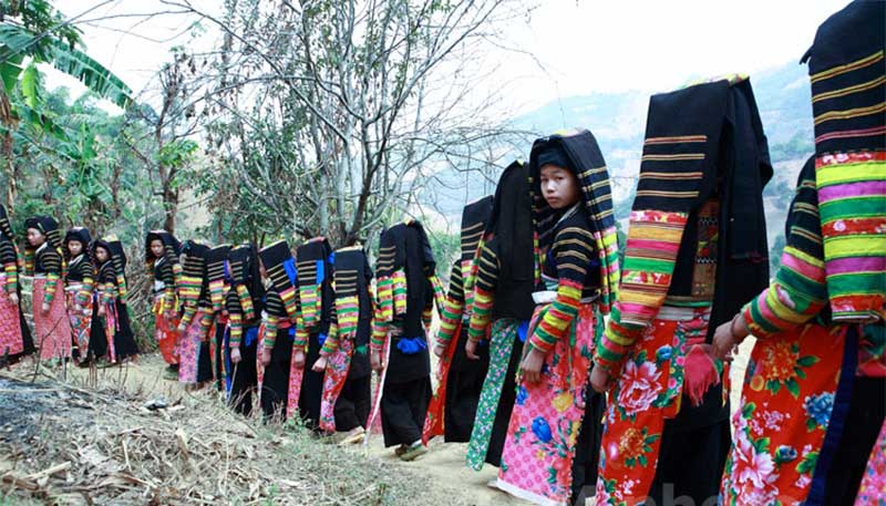 The Lolos practice the ritual of culting genies in a village festival