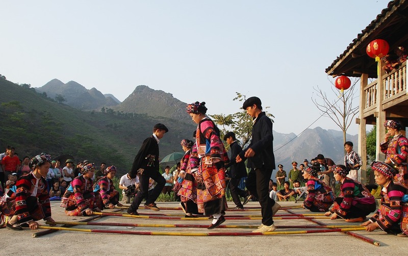 Black Lo Lo people and tourism activities