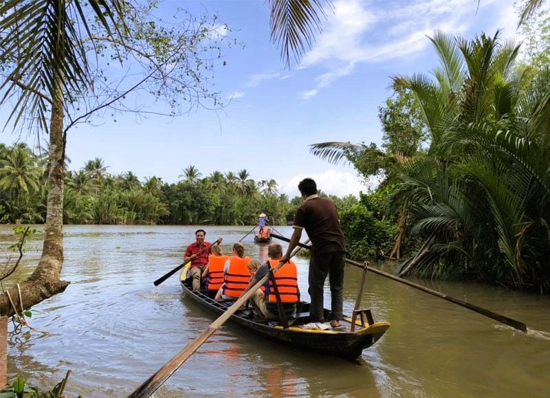 Boat trip in Ben Tre - Our dear travellers