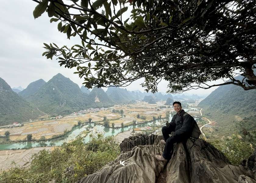 A panoramic view of the two valleys from the Phi Pha Viewpoint