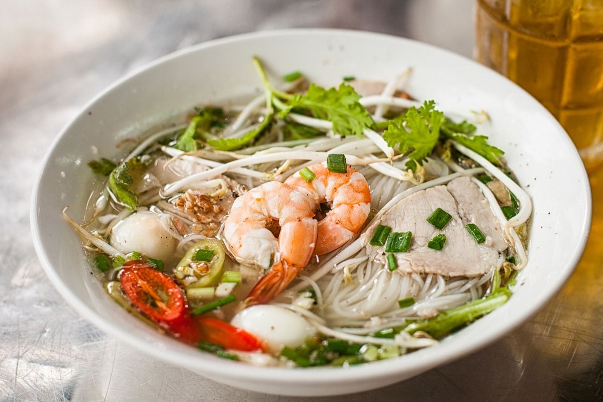 comida callejera en camboya - sopa Kuy Teav