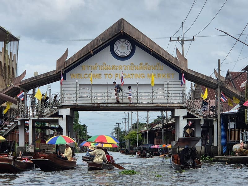 Damnoen Saduak Floating Market