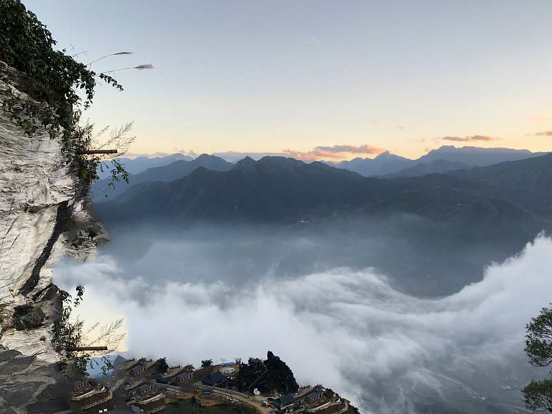paisaje lleno de nubes en lao chai