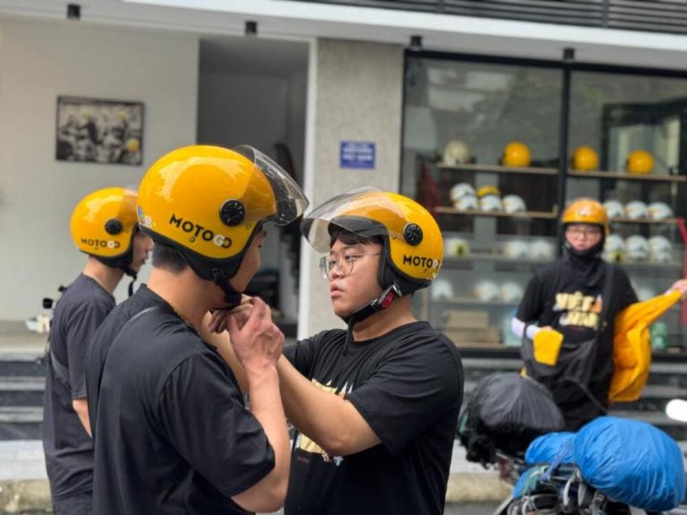 duong lam ancient village by motorbike