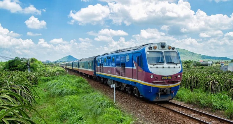 Train from Hanoi to Hai Phong