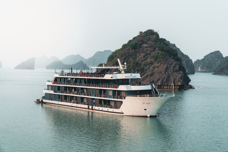 Halong cruise prices vary depending on the quality, itinerary, and duration