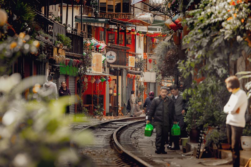 hanoi train street