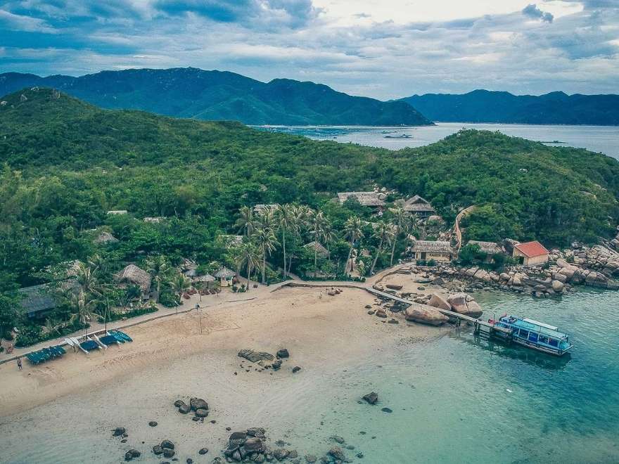 Hon Ong (Whale) Island viewed from above.