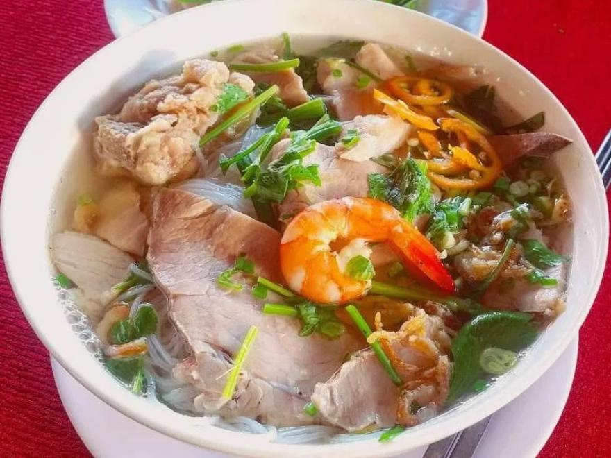A bowl of "hu tieu Sa Dec"