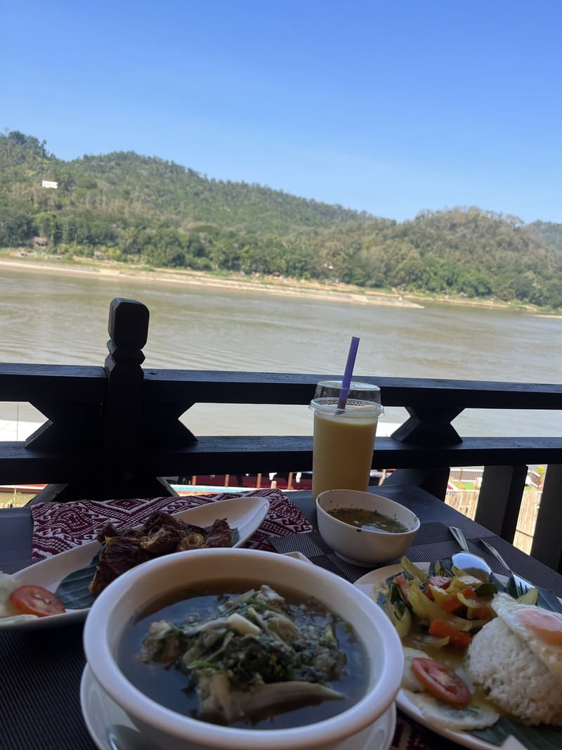 3 Thep Restaurant & Bar on the banks of the Mekong