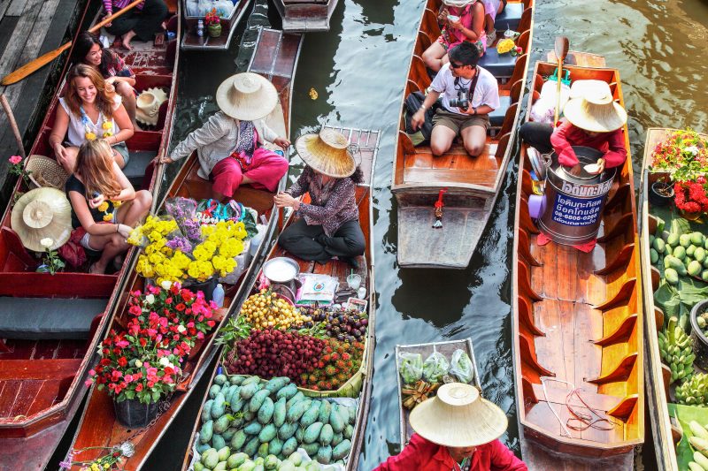Damnoen Saduak floating market in Bangkok