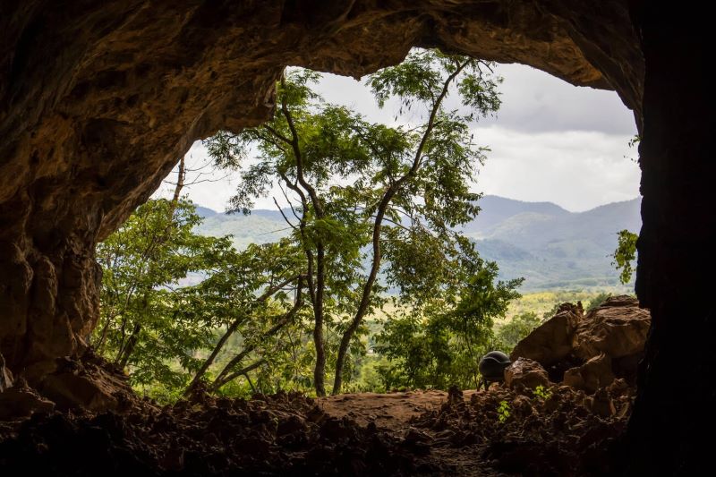Tham Piu Cave