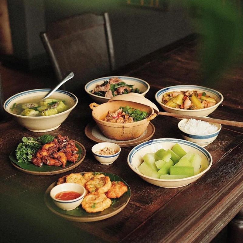 A Vietnamese meal at the Tầm Vị restaurant