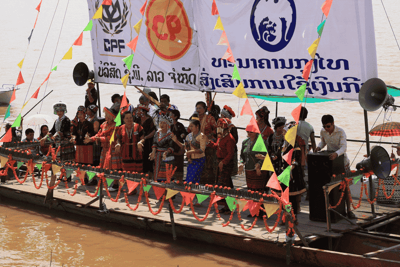 festival en laos - La Fiesta de las Piraguas en Laos