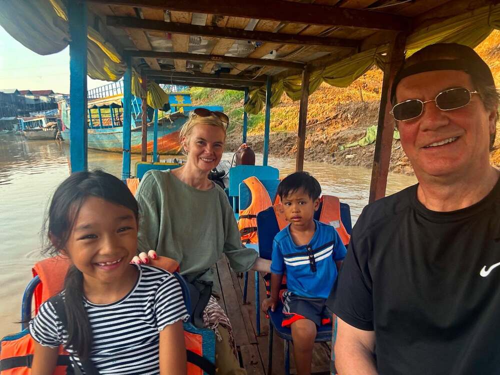 kampong phluk tourists