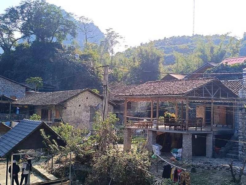 Traditional stone houses in Khuoi Ky ancient village near Ban Gioc and Nguom Ngao Cave.