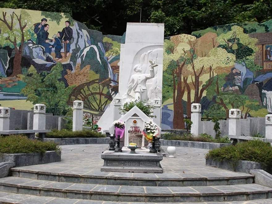 Kim Dong's grave
