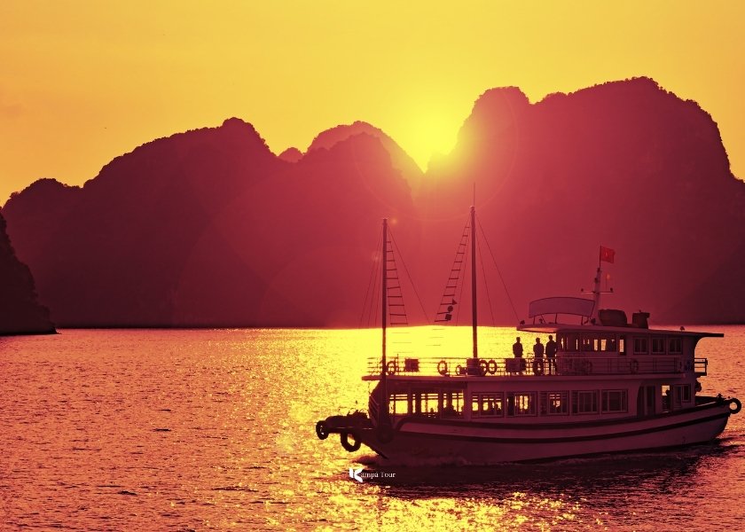 Lan Ha Bay at sunset