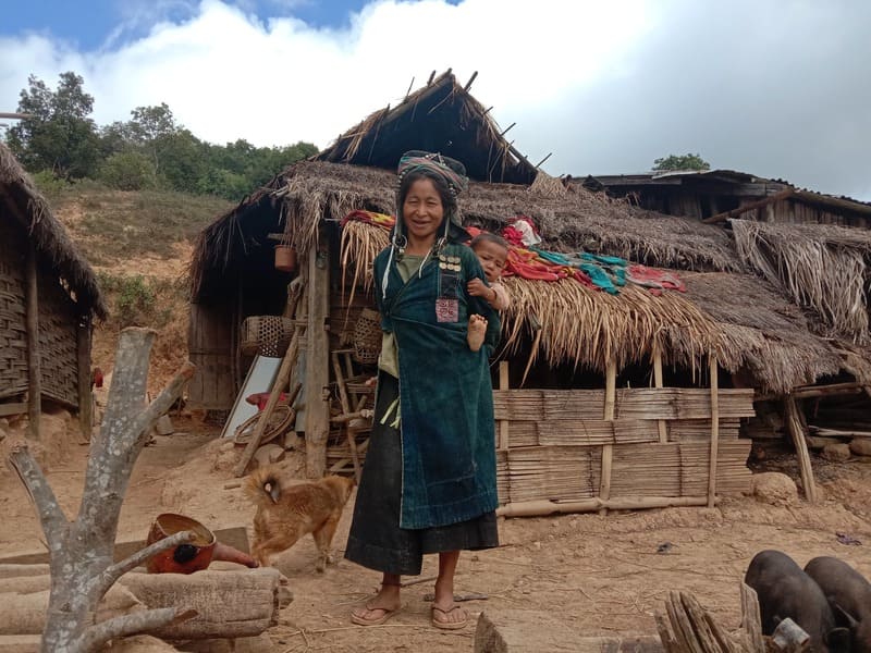 laos trekking