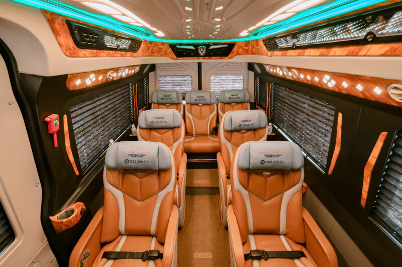 Limousine from Hanoi to Cat Ba