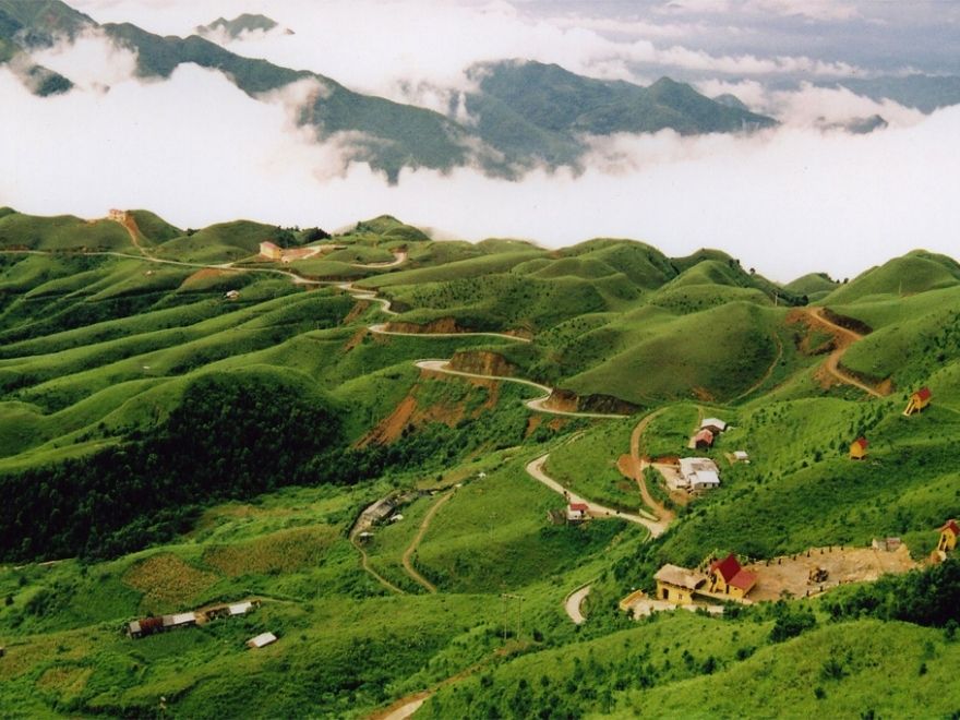 Panoramic view of Mau Son mountain, Lang Son province.