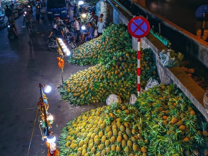 mercado long bien en hanoi