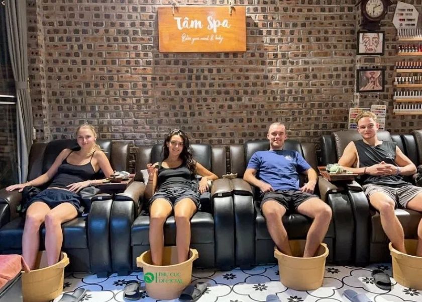 Herbal foot soak and spa services in Ninh Binh.