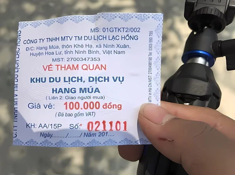 Entrance fee to Hang Mua