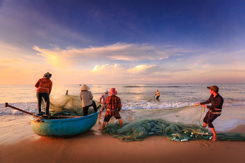 Nam O fishing village is enchantingly beautiful through the lens