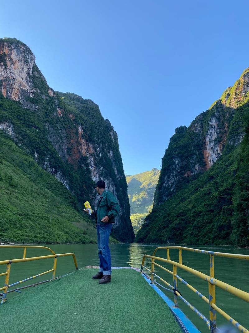 I was overwhelmed by the majesty at Nho Que river