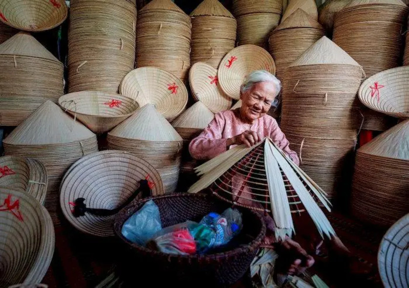 Tay Ho Poetry Hat Village, Hue