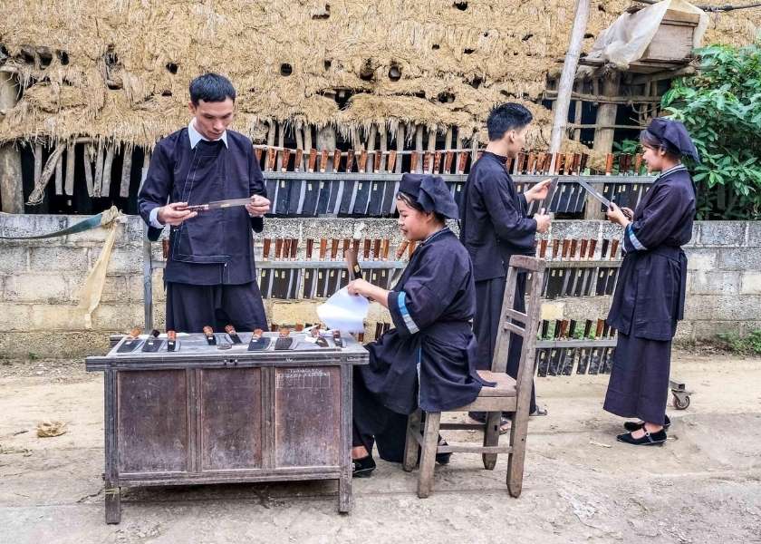 A display of traditional Nung knives in Phuc Sen village.