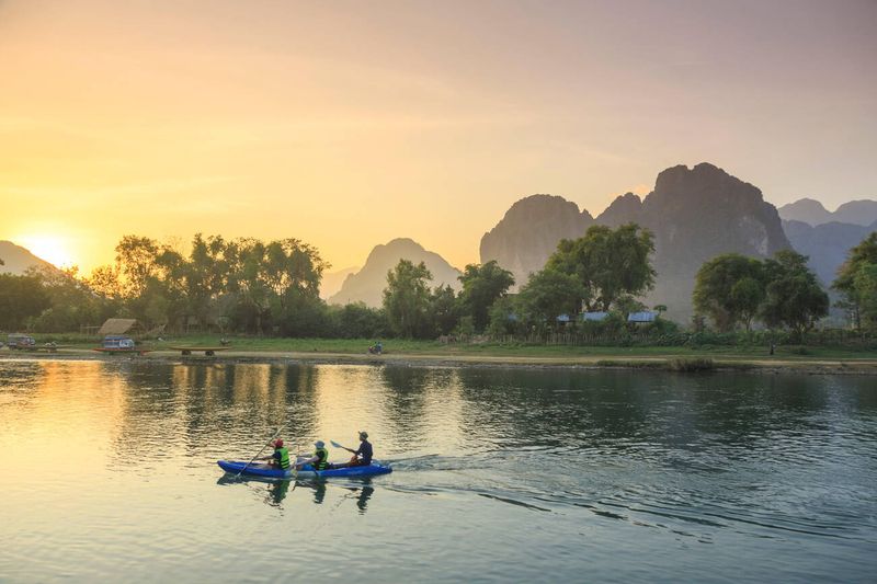 que ver en laos y camboya vang vieng